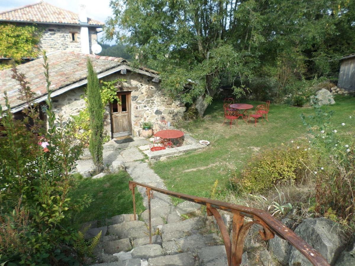 Les Folies De La Serve Ouroux Exterior photo