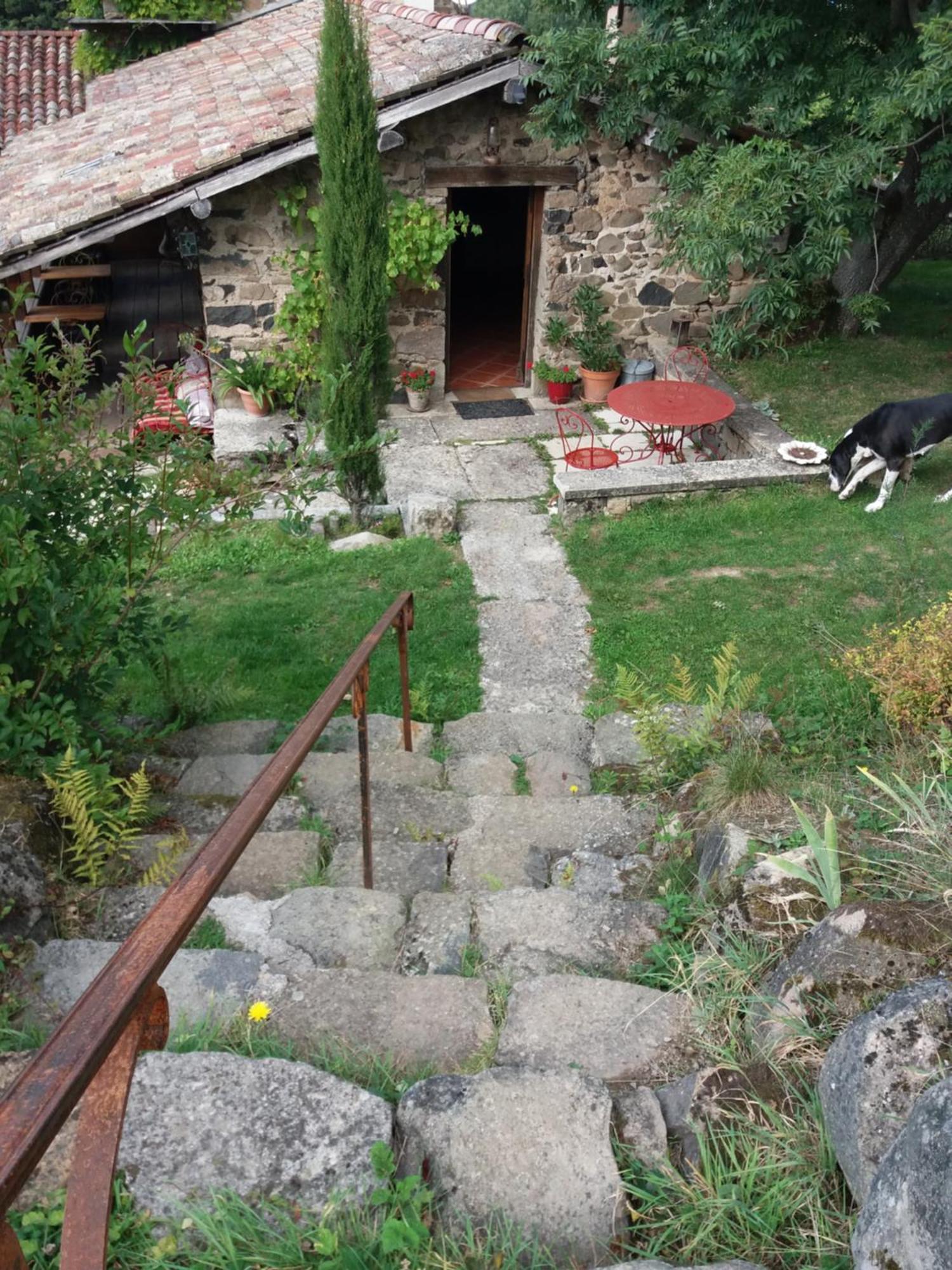 Les Folies De La Serve Ouroux Exterior photo