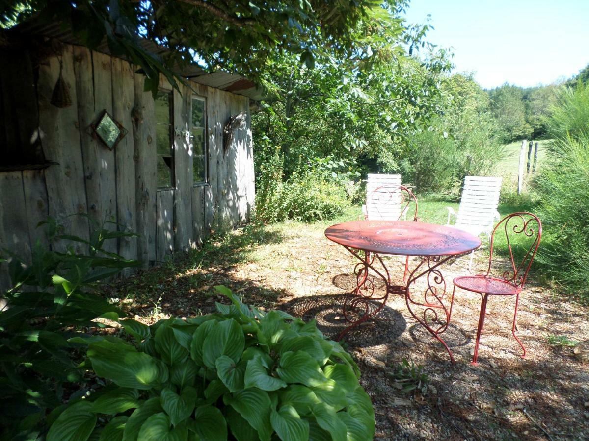 Les Folies De La Serve Ouroux Exterior photo