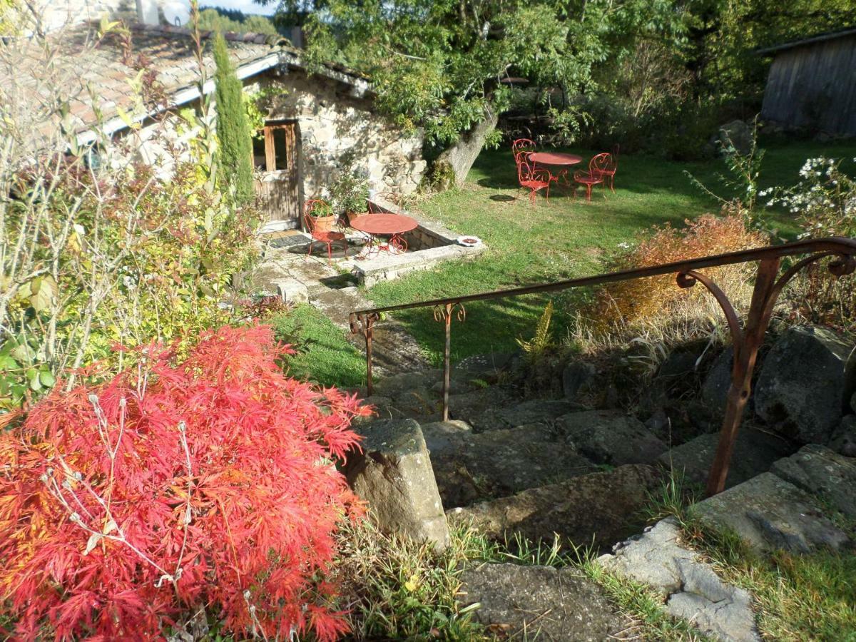 Les Folies De La Serve Ouroux Exterior photo